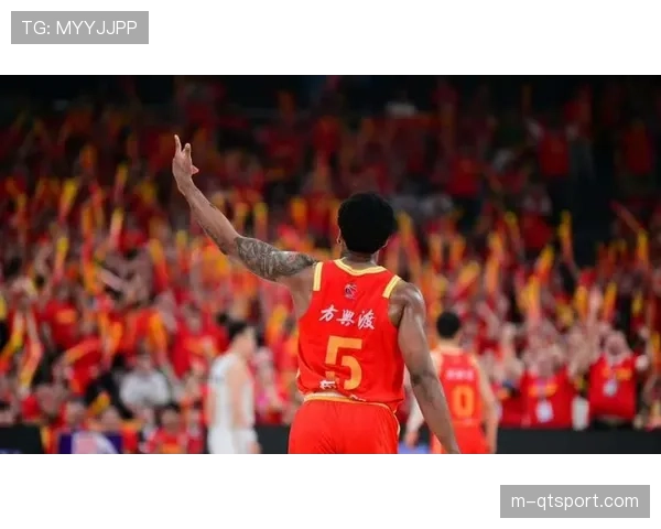 关键时刻的防守选择:广厦队朱俊龙成功封盖绝杀球 关键时刻的防守选择:广厦队朱俊龙成功封盖绝杀球