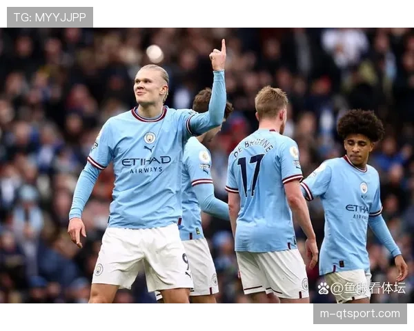 卢顿镇主场对阵狼队，赛前为已故名宿举行简短的纪念仪式